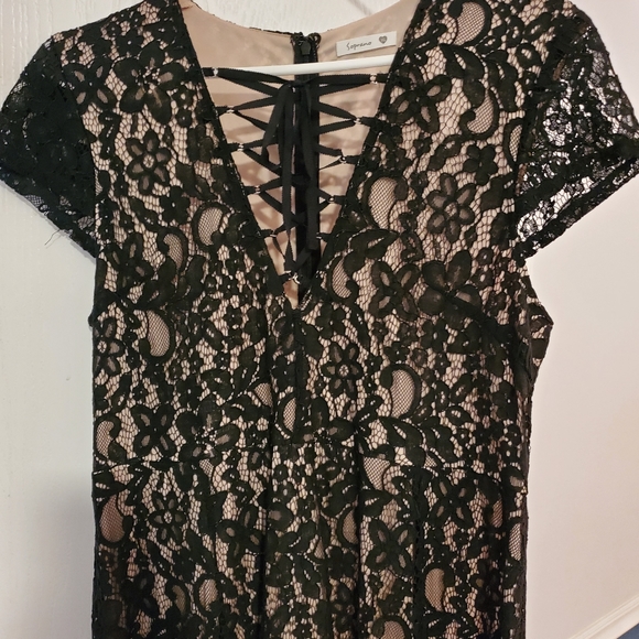 Soprano lace dress - Picture 6 of 7